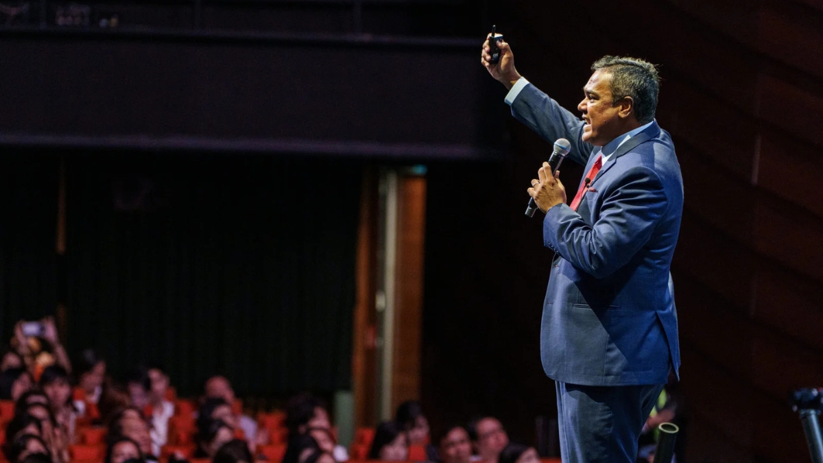 AI Motivational Speaker Singapore: Inspiring the Human Side of Artificial Intelligence